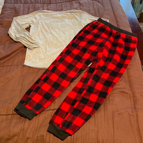 Boys Christmas Print Pajamas by Holiday #FamJams Brand.  EUC! - Picture 13 of 16